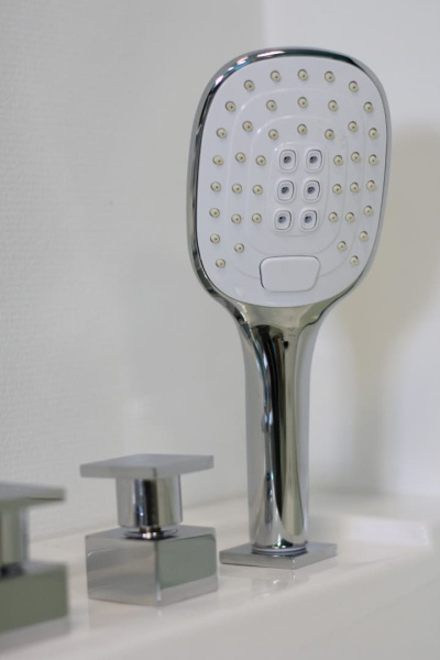 Акриловая ванна с гидромассажем Cerutti SPA C-453 180x80