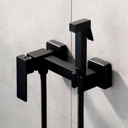 Смеситель с гигиеническим душем Grocenberg GB101N Черный матовый