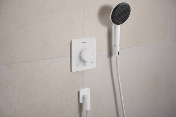 Настенная розетка с обратным клапаном Hansgrohe FixFit Fine Q 28884700. белый матовый 28884700