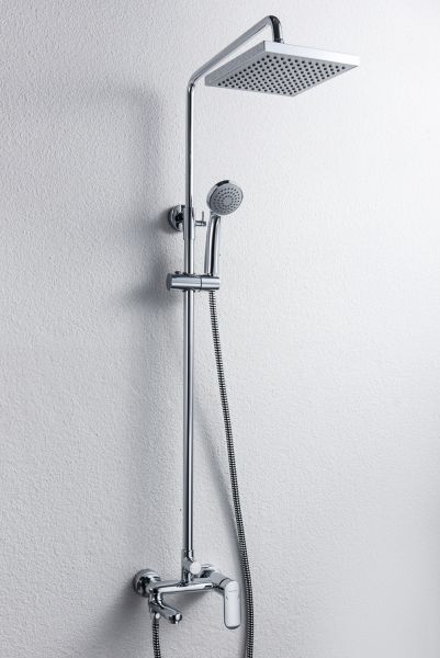 Душевая колонна со смесителем для ванны Bravat Opal F6125183CP-A-RUS поворотный излив