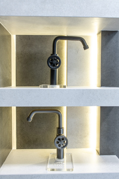 Смеситель для раковины Laveo Muro BAU_925D графит