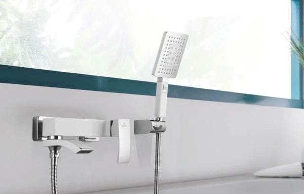 Смеситель для ванны Rose R1552F