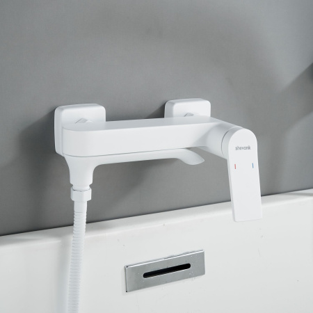 Смеситель для ванны Shevanik S4102C, белый