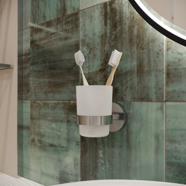 Стеклянный стакан для зубных щеток и пасты с латунным настенным держателем Wellsee Finishing Touch 182506000 (цвет стакана матовый, цвет держателя хром)