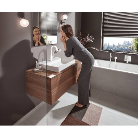 Hansgrohe Vivenis Смеситель для раковины 210 с поворотным изливом без сливного гарнитура белый матовый 75032700