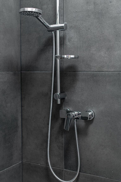 Смеситель для душа Laveo Largo BAH_740D черный