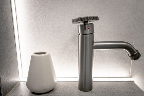 Смеситель для раковины Laveo Muro BAU_922D графит