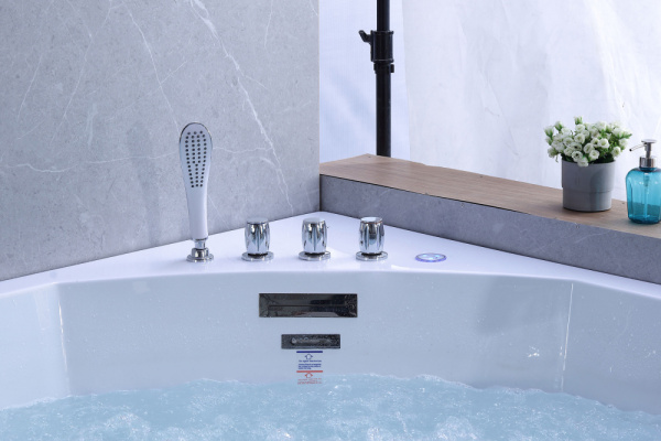 Акриловая ванна Gemy G9080