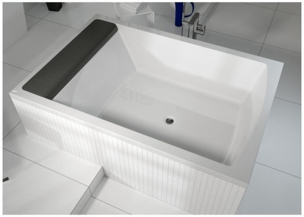 Акриловая ванна с усиленным каркасом и сифоном Riho Savona 190x130 BB7900500000000