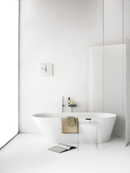 Ванна из материала Sentec Kartell by laufen 171,5х81,5 см, отдельностоящая, овальная 2.2633.2.000.000.1
