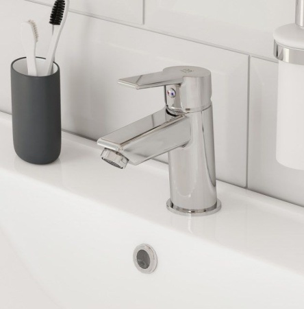 Смеситель для умывальника Milardo Stripe STRSB00M01