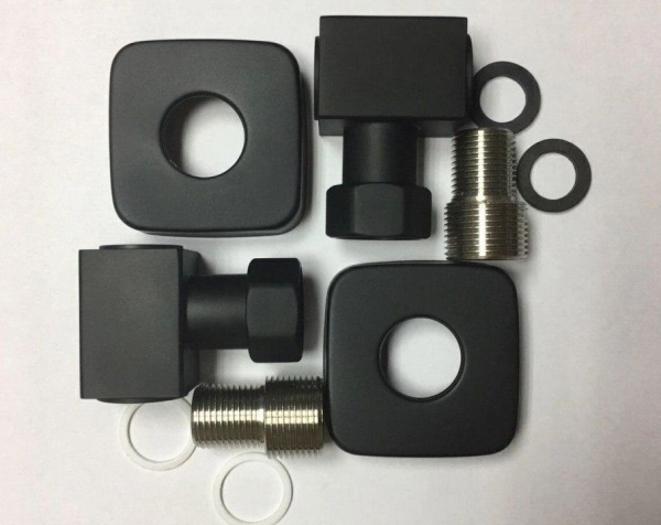 Полотенцесушитель водяной ARIANO Экспи Квадро V 30 черный нижн.подв.1/2" 500х1200/9