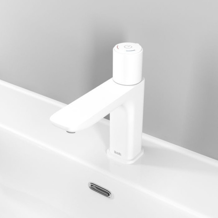 Смеситель для умывальника с инновационным управлением Push Control белый матовый IDDIS Slide SLIWTBTi01