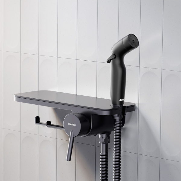 773500301 Jupiter Смеситель Damixa монтируемый в стену с гигиеническим душем и полкой, черный