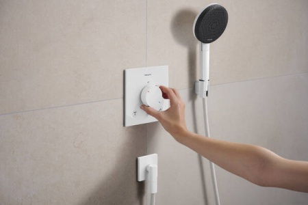 Настенная розетка с обратным клапаном Hansgrohe FixFit Fine E 28883700. белый матовый 28883700