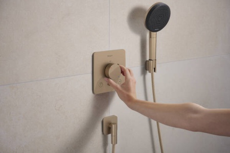 Настенная розетка с обратным клапаном Hansgrohe FixFit Fine Q 28884140. матовая бронза 28884140