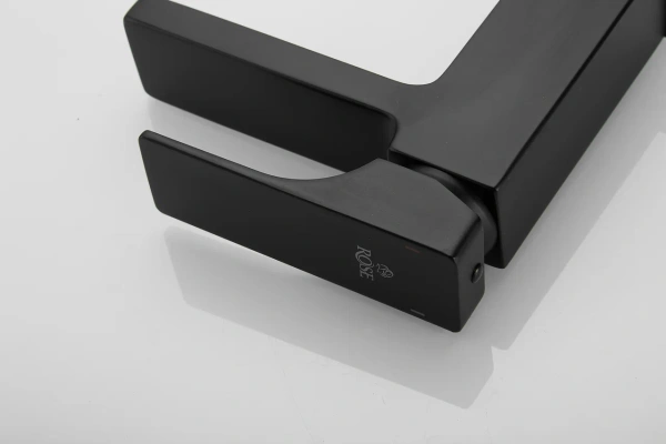 Смеситель для раковины Rose R10H R1001H-1, черный
