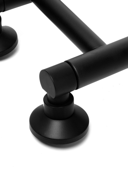 Полотенцесушитель водяной ARIANO Вертикаль 128х18 нижнее подключение черный матовый, американки 1/2'х3/4' в комплекте