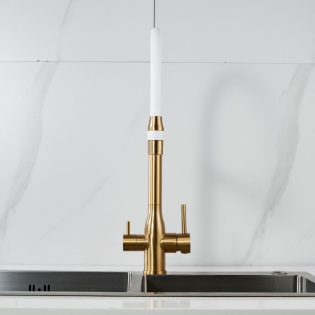 Смеситель для кухни с гибким изливом и подключением фильтра Shevanik S378G, золотой сатин/белый