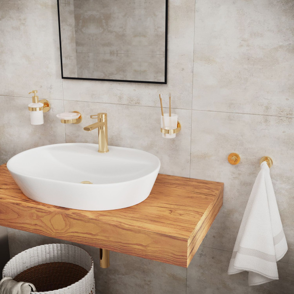 Стеклянный дозатор для жидкого мыла с латунным настенным держателем Wellsee Finishing Touch 182514000 (цвет дозатора матовый, цвет держателя золотой). Для применения в ванной комнате и кухне