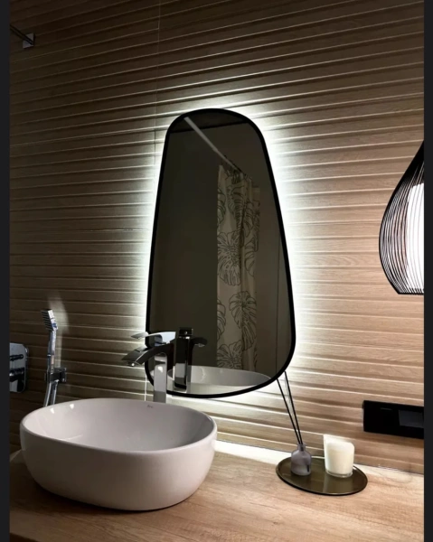Зеркало EMZE Led Асимметричное с подсветкой и УФ-окантовкой 50x90 (черный)