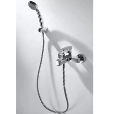 Смеситель для ванны Bravat Riffle F672106C-B с коротким изливом