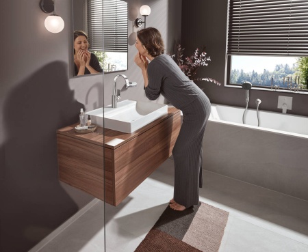 Hansgrohe Vivenis Смеситель для раковины однорычажный 210 с поворотным изливом со сливным гарнитуром хром 75030000