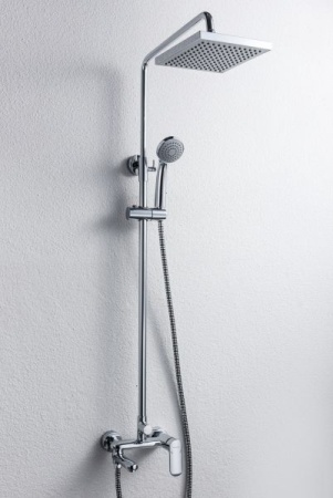 Душевая колонна со смесителем для ванны Bravat Opal F6125183CP-A-RUS поворотный излив
