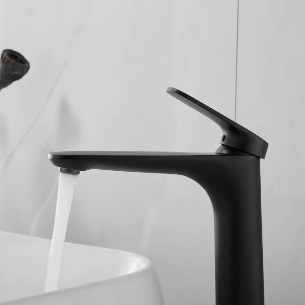 Смеситель для раковины Shevanik S8511H, черный