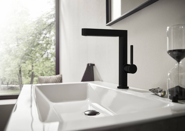 Hansgrohe Finoris Смеситель для раковины однорычажный 230 с поворотным изливом со сливным клапаном Push-Open белый матовый 76060700