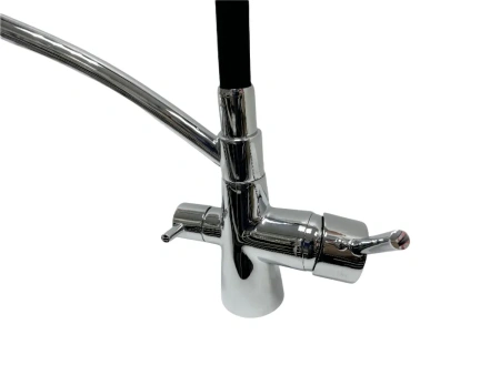 Смеситель для кухни Accoona А5179F-13 с выходом для питьевой воды, черный/хром