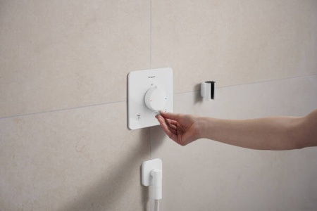 Настенная розетка с обратным клапаном Hansgrohe FixFit Fine Q 28884700. белый матовый 28884700