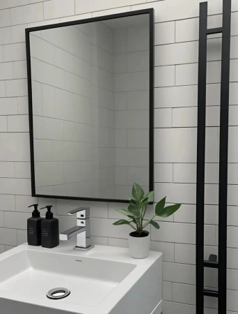Зеркало EMZE Line в алюминиевой раме 60x80 (черный)