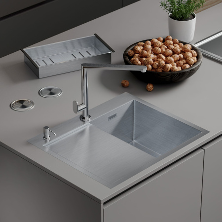 Кухонная мойка Roxen Vespa 60х50 правая, с коландером и дозатором, сатин 560230-60R
