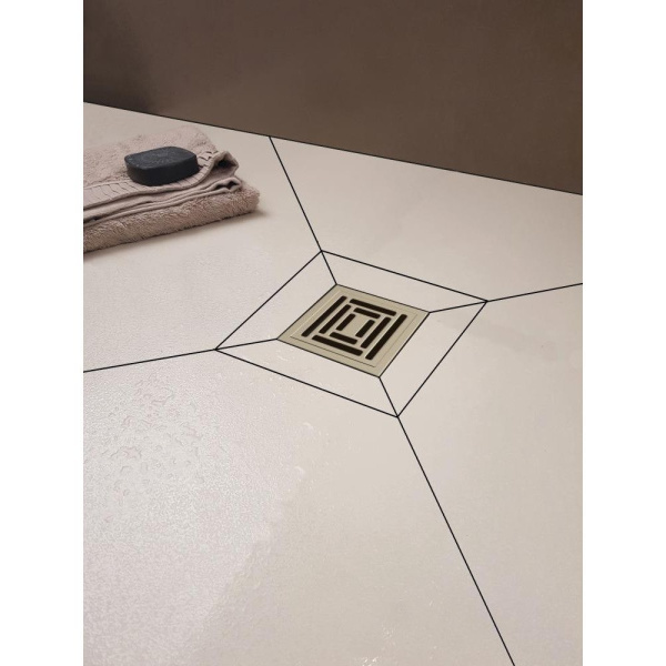 Трап BERGES водосток ZENTRUM Uno 150х150 матовый хром выпуск D50/75/110 H74 вертикальный