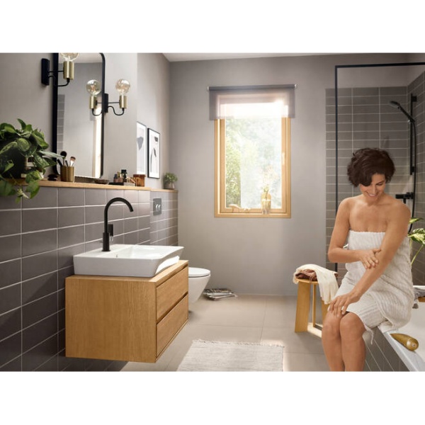 Hansgrohe Rebris E Смеситель для раковины 210 с поворотным изливом со сливным гарнитуром черный матовый 72576670