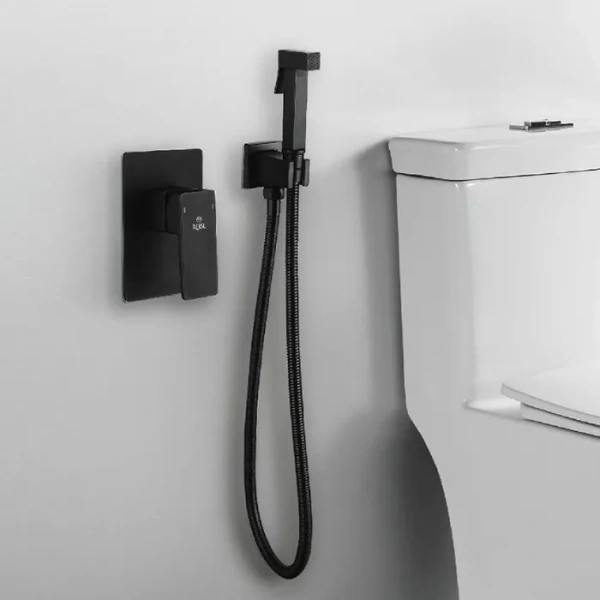 Встраиваемый однорычажный смеситель с гигиенической лейкой Rose R2805H черный, латунь