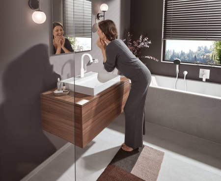 Hansgrohe Vivenis Смеситель для раковины однорычажный 210 с поворотным изливом со сливным гарнитуром хром 75030000