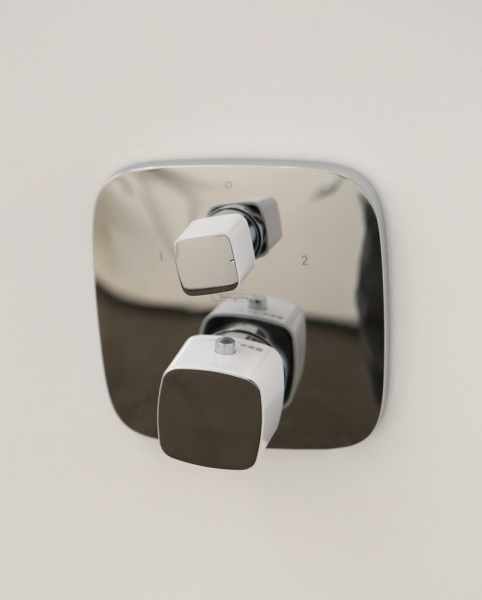 Hansgrohe PuraVida Термостат с запорным/переключающим вентилем скрытого монтажа хром 15771000