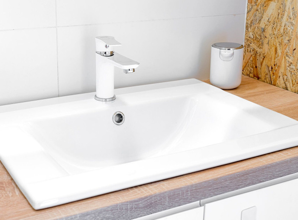 Смеситель для раковины Laveo Raila BLL_622D белый