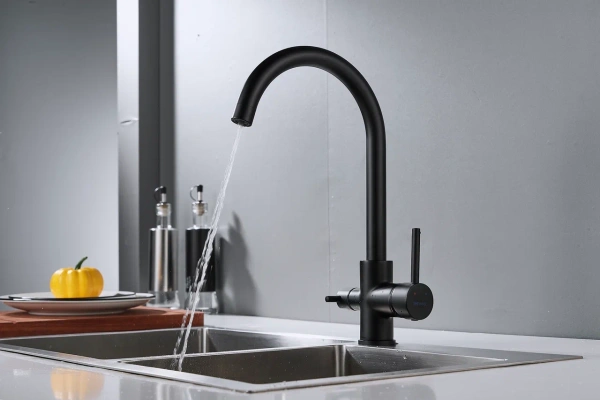 Смеситель для кухни с подключением фильтра Shevanik S128H, черный