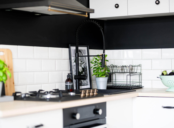 Смеситель для кухонной мойки Laveo Rhea BLD_76SD черный