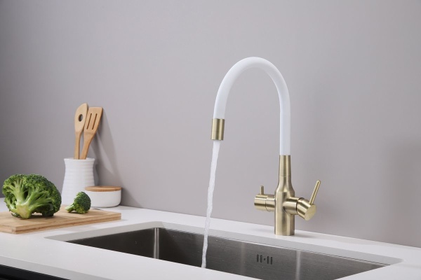 Смеситель для кухни SALIX, бронза, белый шланг, Sa213419-BRw, Paulmark