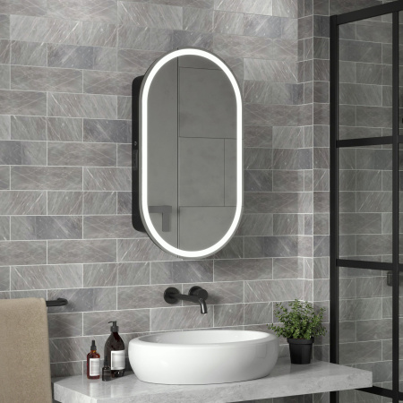 Зеркальный шкаф для ванной капсульный 45х80см "Reflexion Black" с LED подсветкой и сенсором RF2003BL черный