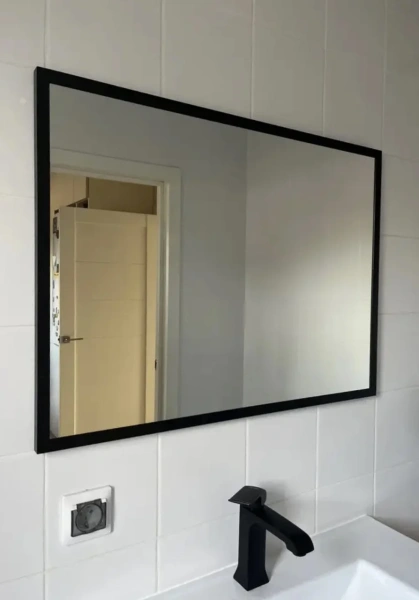 Зеркало EMZE Line в алюминиевой раме 60x80 (черный)
